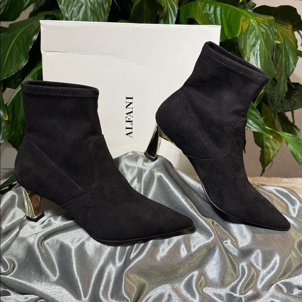 Alfani Bambey Pointed Toe Black Faux Suede Pull-On Ankle Boots - Women's 5M